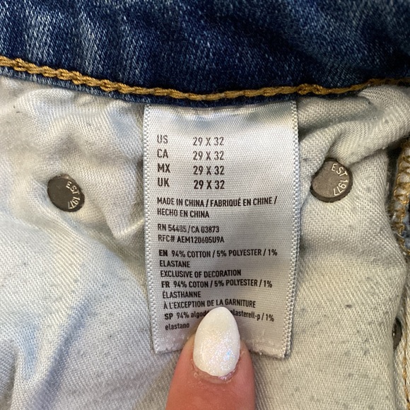 29x32 Slim American Eagle distressed light wash - Picture 7 of 7